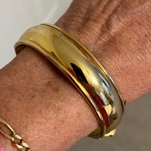 Classic Gold-Tone Bangle Bracelet Napier Vintage